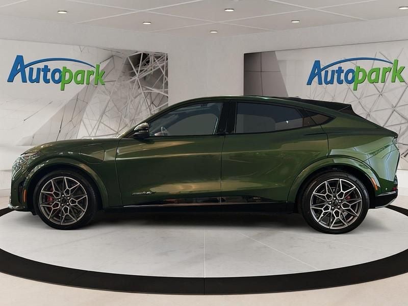 Neu Ford Mustang Mach-E GT 358 kW (487 PS) 2025 Grün SUV