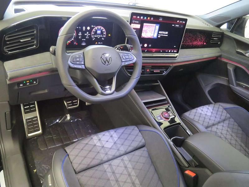 Neu VW Tiguan Sport 193 PS (141 kW) 2025 Schwarz  metallic SUV