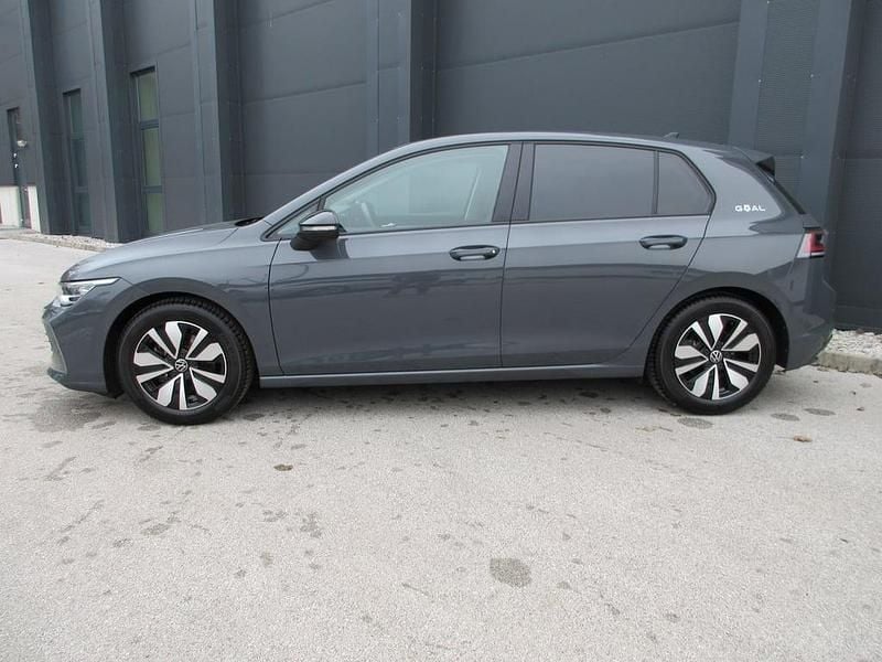 Gebraucht VW Golf VIII Life 150 PS (110 kW) 2024 Mittelgrau  metallic