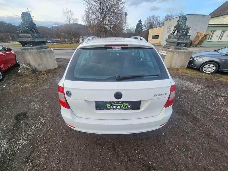 Gebraucht Skoda Superb Ambition 170 PS (125 kW) 2011 Weiß Kombi
