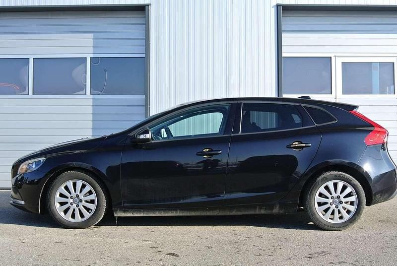Gebraucht Volvo V40 Kinetic 114 PS (83 kW) 2014 Schwarz Kombi