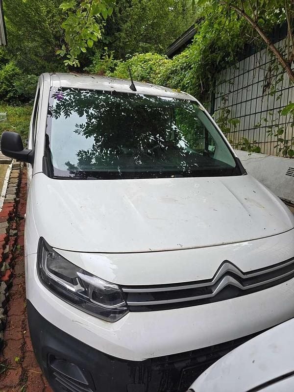 Weiß Gebraucht 2021 Citroën Berlingo Van / Kleinbus | € 11.400 - Bild 1/4