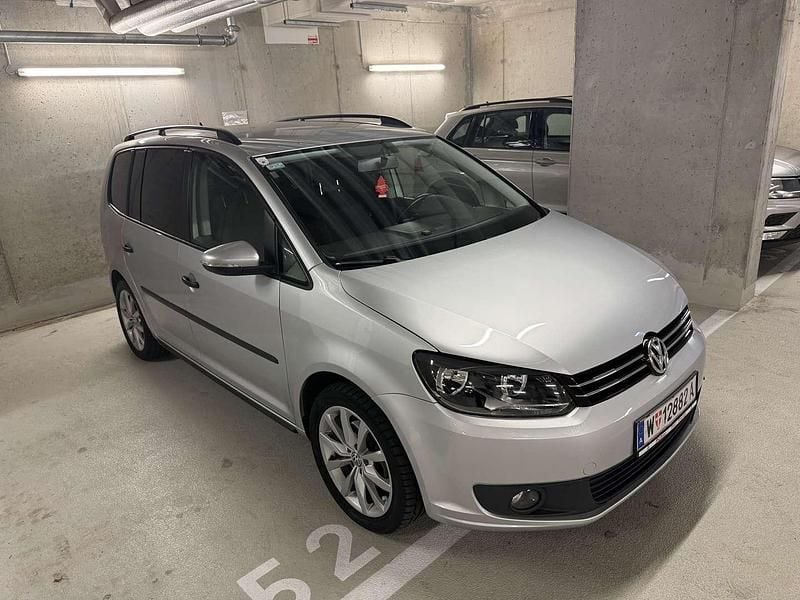 Grau Gebraucht 2014 VW Touran Trendline Van / Kleinbus | € 8.750 (Superpreis) - Bild 1/4