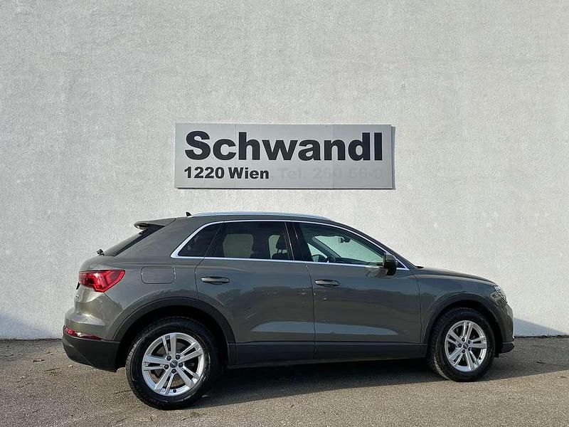 Gebraucht Audi Q3 Basis 150 PS (110 kW) 2019 Grau SUV