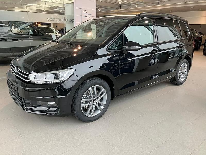 Schwarz metallic Gebraucht 2026 VW Touran Van / Kleinbus | € 45.500 - Bild 1/4