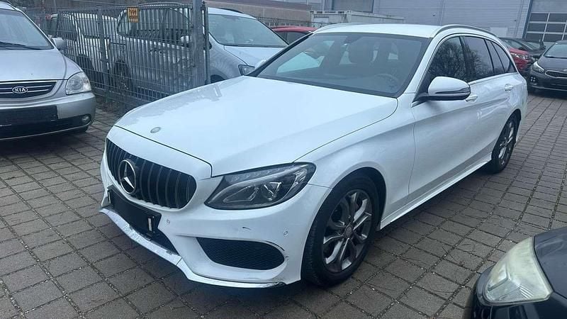 Gebraucht Mercedes C180 AMG line 156 PS (114 kW) 2016 Weiß Kombi