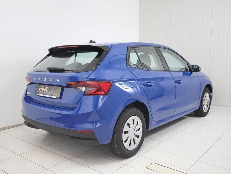 Neu Skoda Fabia Essence 80 PS (58 kW) 2026 Mittelblau  normal Kleinwagen