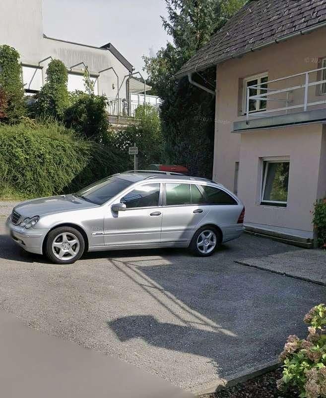 Silber Gebraucht 2001 Mercedes C270 Classic Limousine | € 2.500 - Bild 1/4