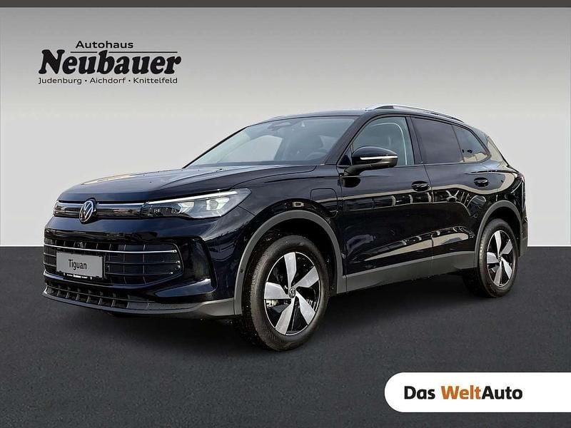 Schwarz metallicperleffektno Neu 2025 VW Tiguan SUV | € 43.900 (Superpreis) - Bild 1/4