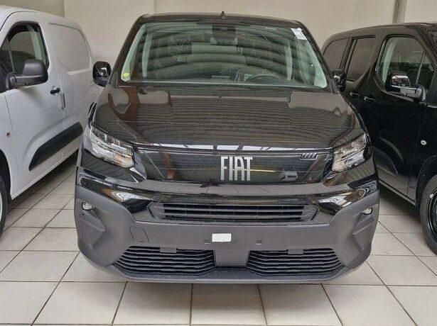 Neu Fiat Doblò Basis 131 PS (96 kW) 2025 Schwarz Van / Kleinbus