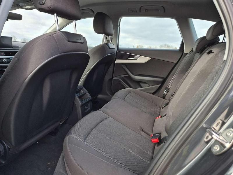 Gebraucht Audi A4 150 PS (110 kW) 2016 Grau Kombi