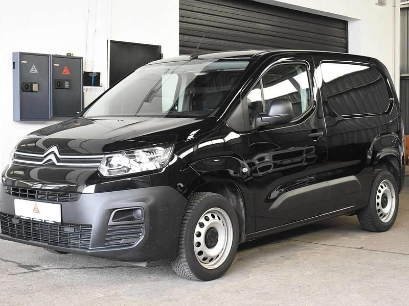 Schwarz Gebraucht 2023 Citroën Berlingo Van / Kleinbus | € 15.800 (Superpreis) - Bild 1/4