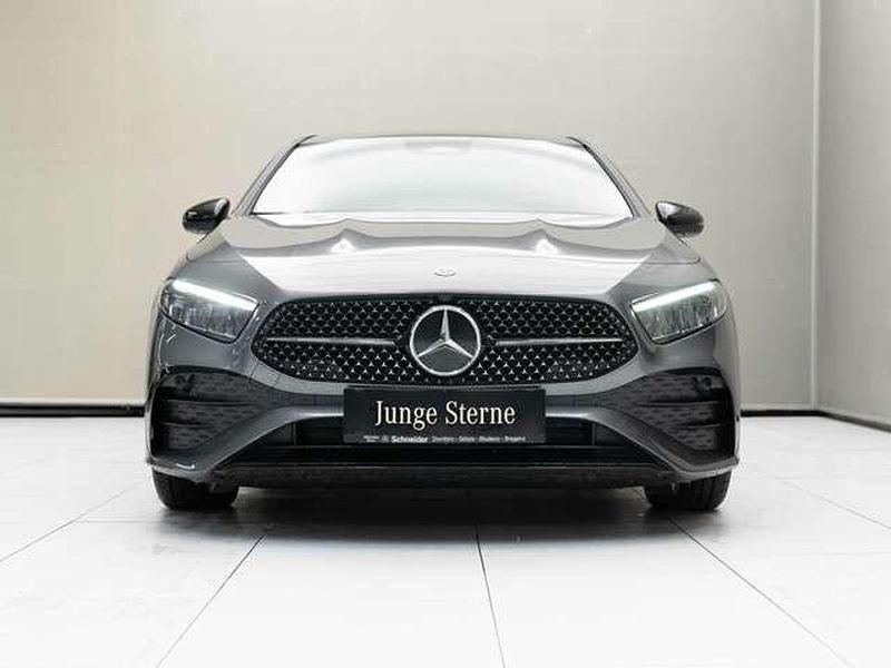 Gebraucht Mercedes A180 Night 116 PS (85 kW) 2023 Grau Limousine