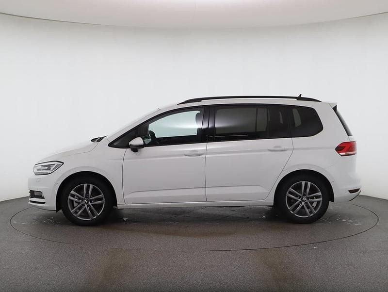 Gebraucht VW Touran 150 PS (110 kW) 2025 Weiss  normal Van / Kleinbus