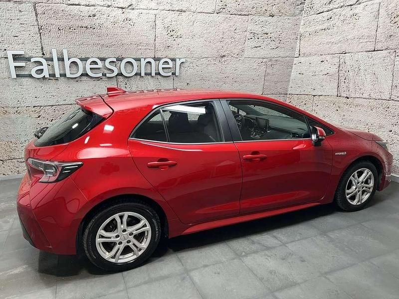 Gebraucht Toyota Corolla Active 122 PS (89 kW) 2020 Rot Limousine