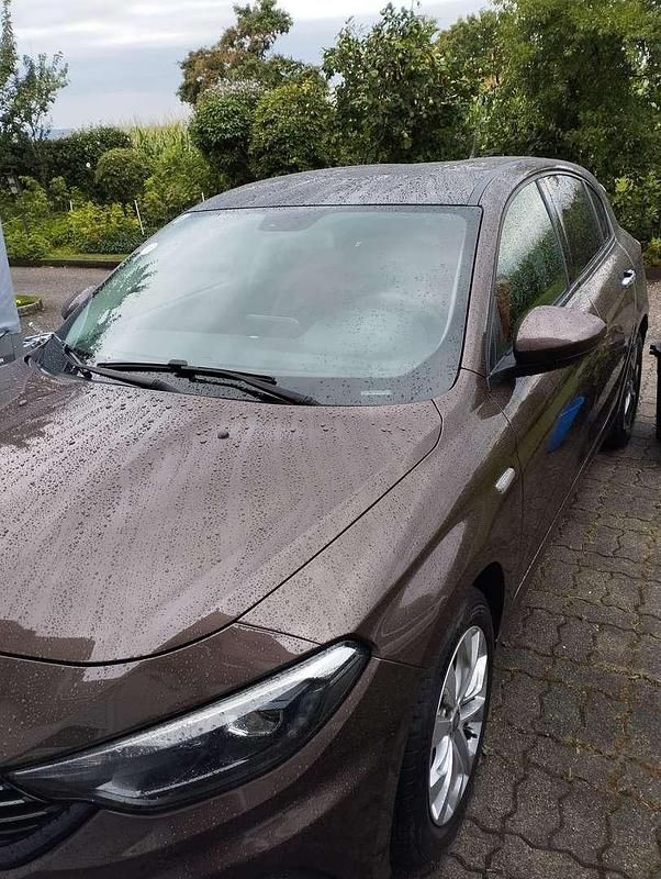 Bronze Gebraucht 2017 Fiat Tipo Limousine | € 8.500 (Fairer Preis) - Bild 1/2