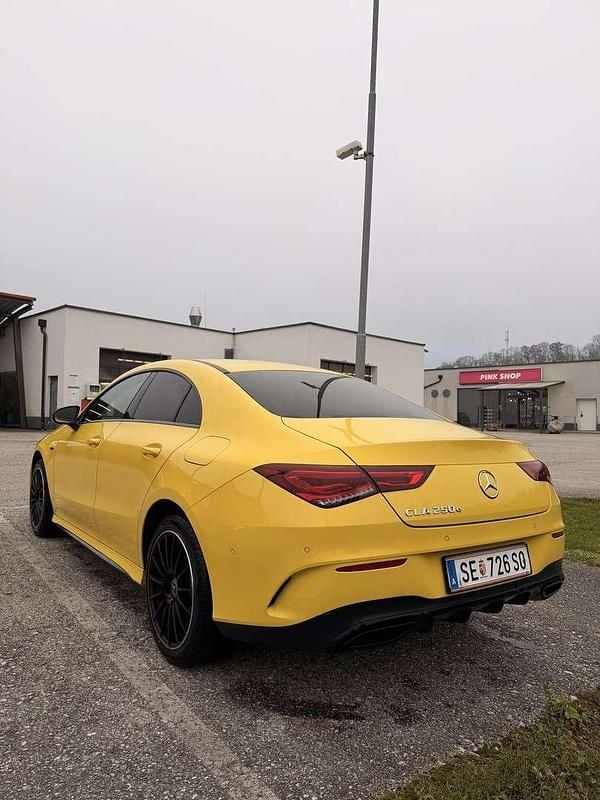 Gebraucht Mercedes CLA250e 160 PS (117 kW) 2020 Gelb Limousine