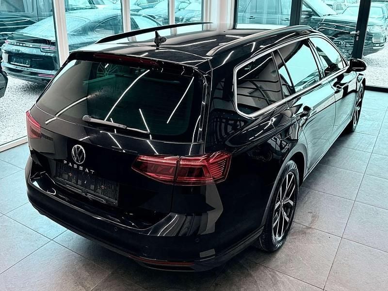 Gebraucht VW Passat R 150 PS (110 kW) 2020 Schwarz Kombi