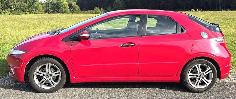 Gebraucht Honda Civic 107 PS (78 kW) 2011 Rot Kleinwagen