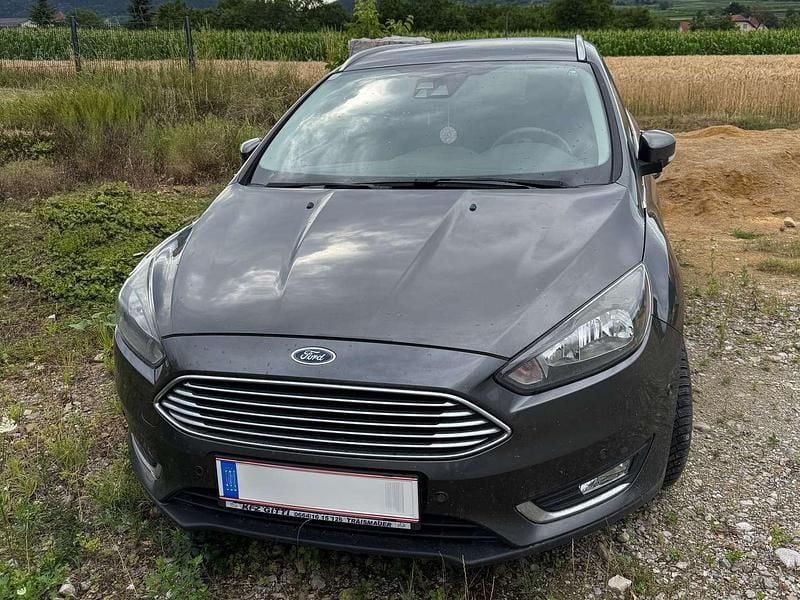 Grau Gebraucht 2017 Ford Focus Titanium Kombi | € 9.200 (Superpreis) - Bild 1/4