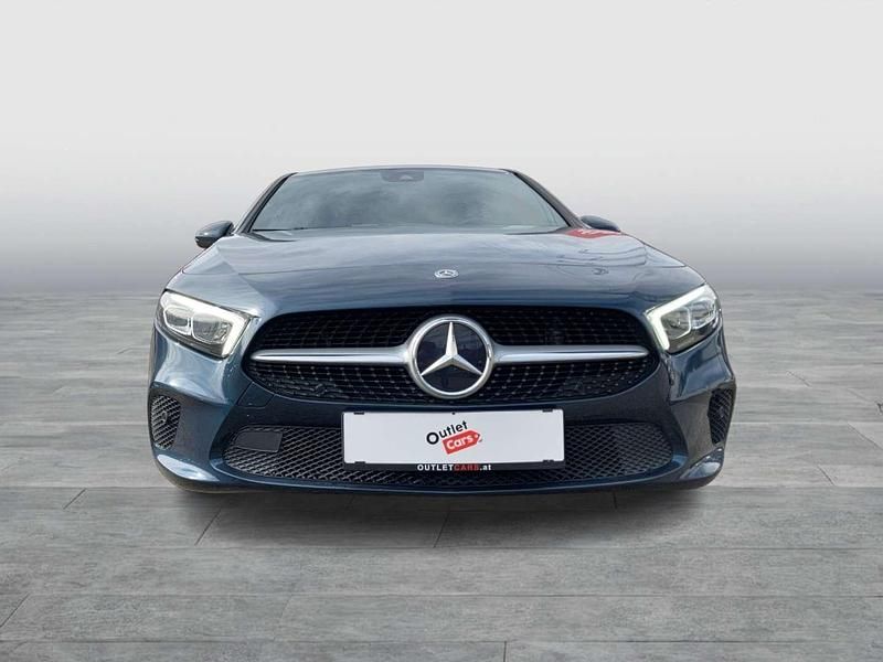 Gebraucht Mercedes A180 Style 136 PS (100 kW) 2020 Dunkelblau  metallic Limousine