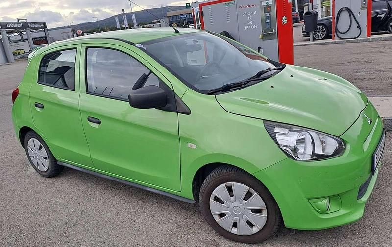 Gebraucht Mitsubishi Space Star Inform 73 PS (53 kW) 2013 Grün Kleinwagen