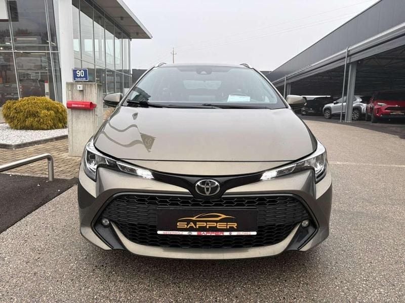 Gebraucht Toyota Corolla Active 116 PS (85 kW) 2019 Gold Kombi