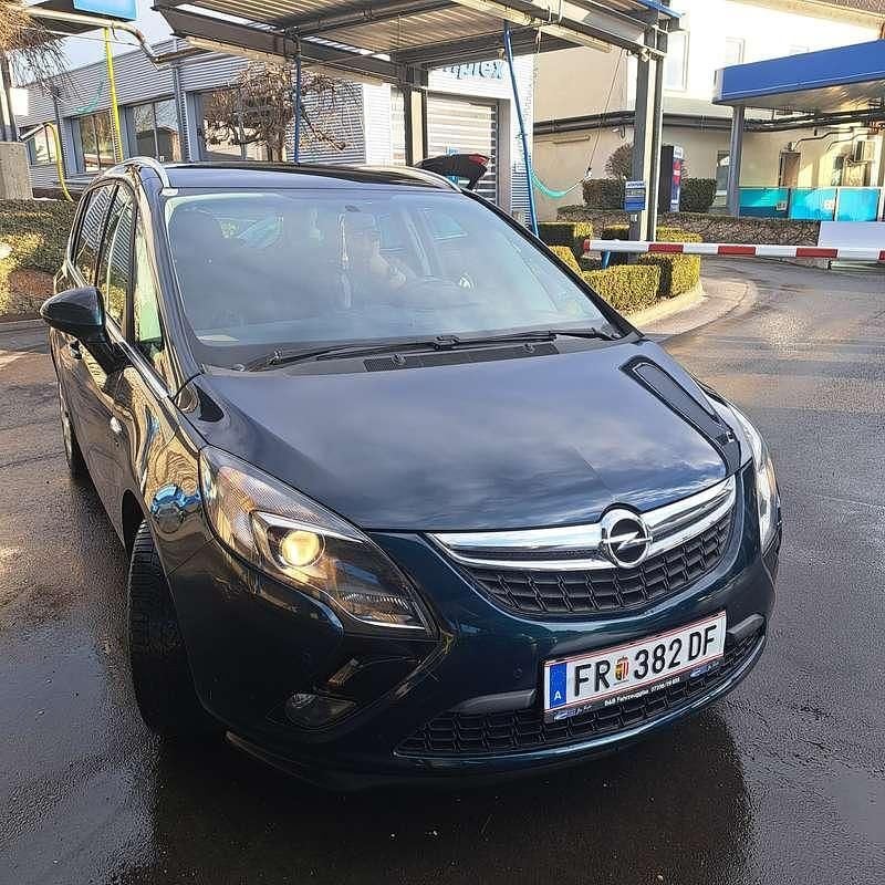 Gebraucht Opel Zafira Tourer Edition 131 PS (96 kW) 2013 Van / Kleinbus