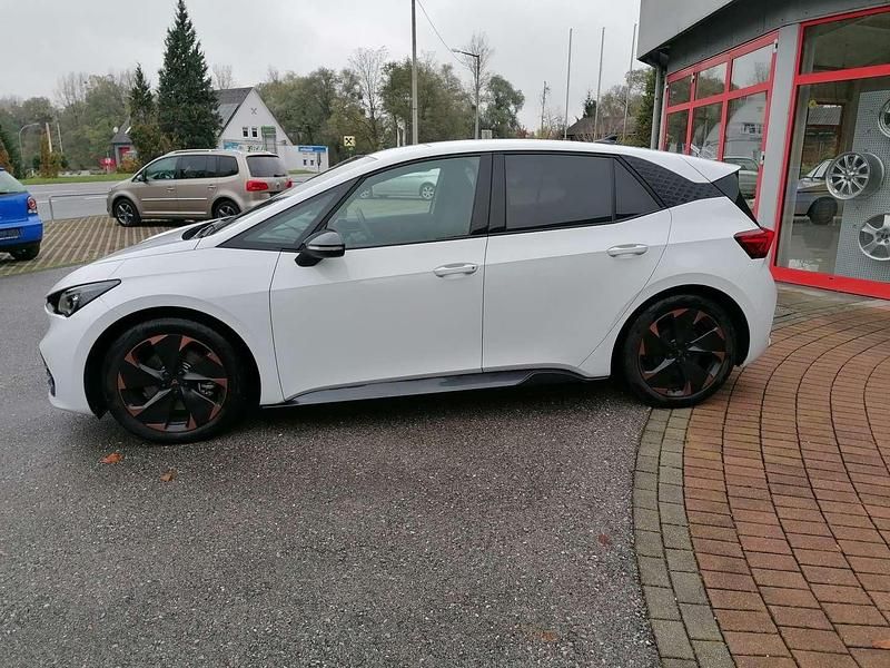 Gebraucht Cupra Born e-Boost 169 kW (231 PS) 2023 Weiß Kleinwagen