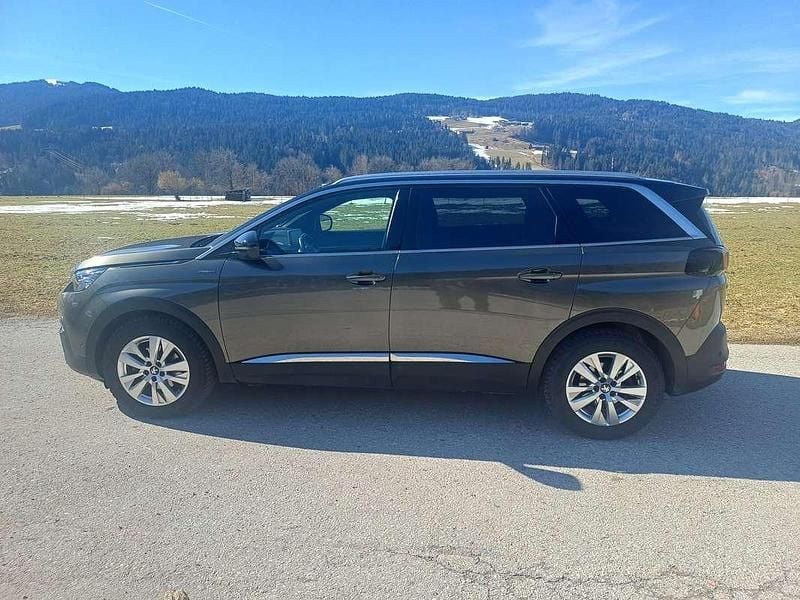 Gebraucht Peugeot 5008 S 131 PS (96 kW) 2018 Grau SUV