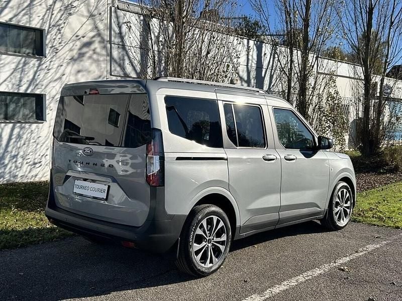Neu Ford Tourneo Courier Titanium 92 PS (67 kW) 2026 Silber Van / Kleinbus