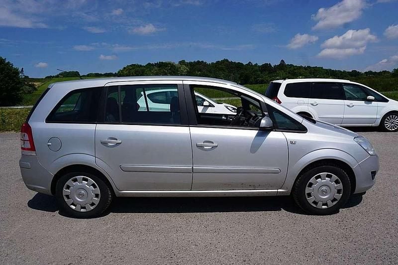 Gebraucht Opel Zafira Edition 140 PS (102 kW) 2009 Grau Van / Kleinbus