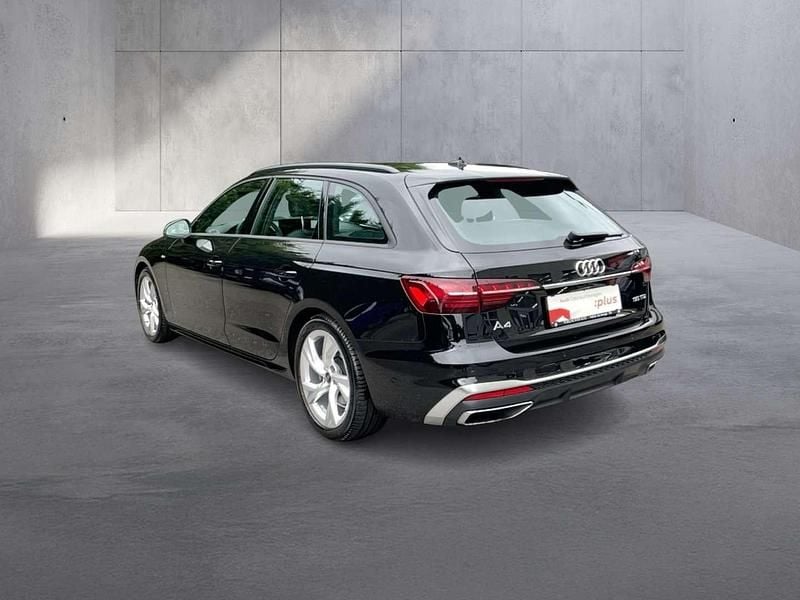 Gebraucht Audi A4 S-Line 163 PS (119 kW) 2024 Schwarz  metallicperleffektno Kombi