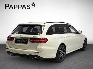 Gebraucht Mercedes E300 306 PS (225 kW) 2022 Unilack polarweiß Kombi