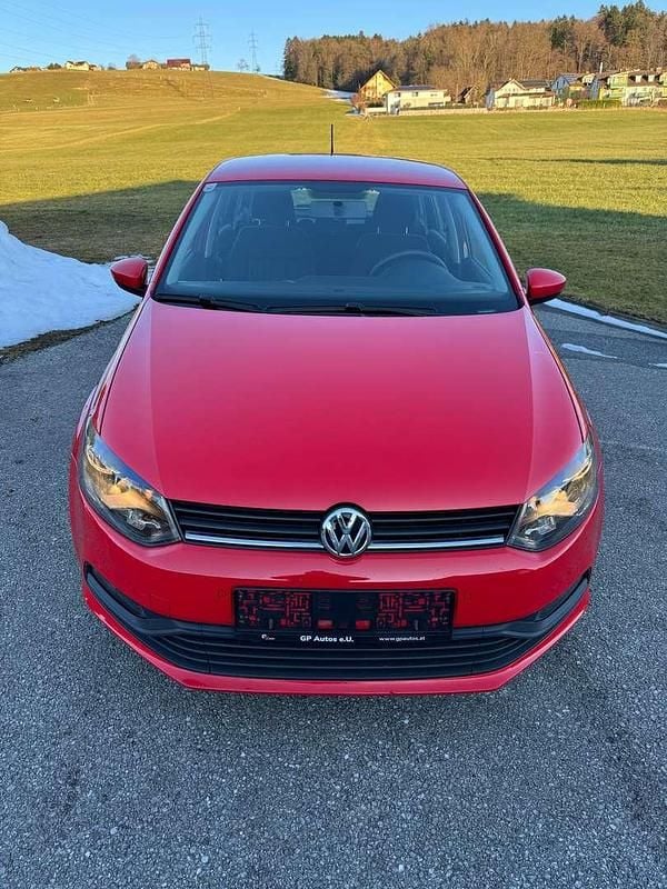 Gebraucht VW Polo 75 PS (55 kW) 2016 Rot SUV
