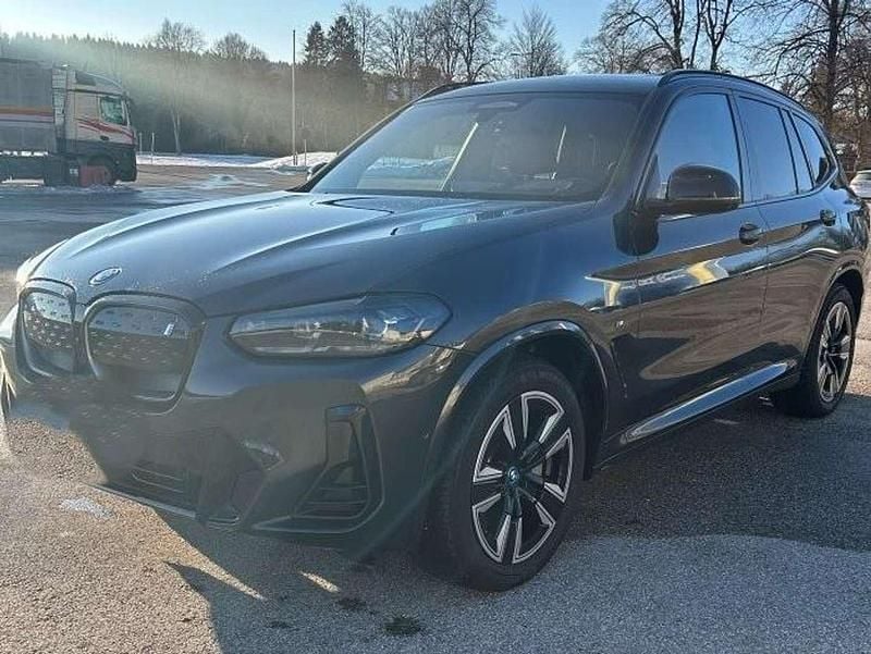 Schwarz Gebraucht 2022 BMW iX3 Impressive SUV | € 35.990 (Fairer Preis) - Bild 1/4