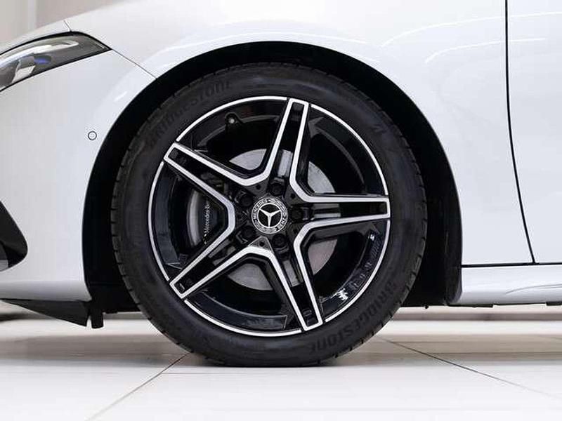 Gebraucht Mercedes A200 Night 150 PS (110 kW) 2023 Silber Limousine