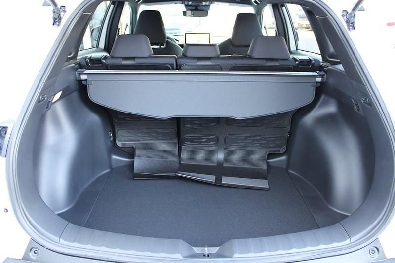 Neu Toyota Corolla Cross Active 98 PS (72 kW) 2025 Weiss  metallicperleffekt SUV