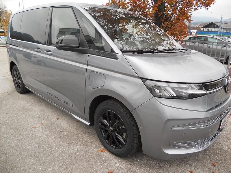 Neu VW Multivan Life 245 PS (180 kW) 2025 Silber  metallic Van