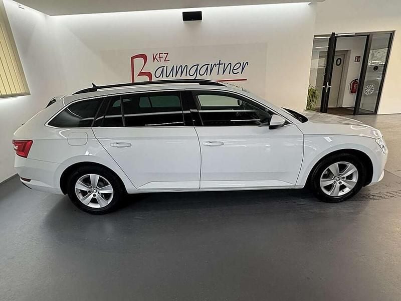 Gebraucht Skoda Superb 150 PS (110 kW) 2020 Weiß Kombi