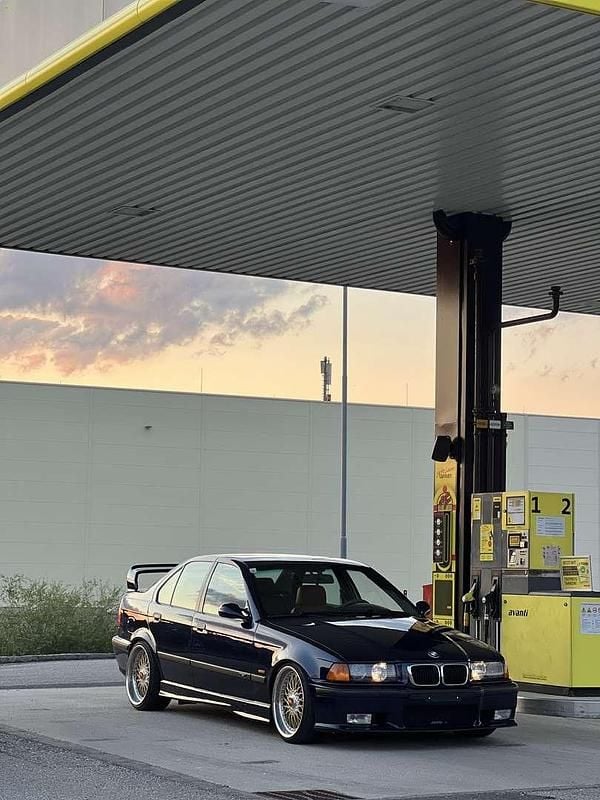 Gebraucht BMW 323 Sport Line 170 PS (125 kW) 1997 Limousine