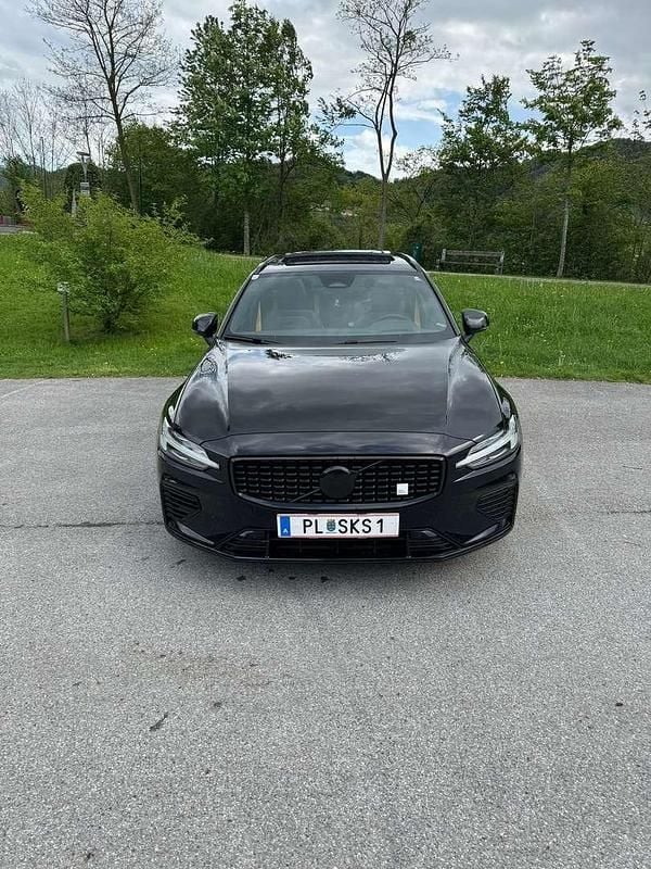 Gebraucht Volvo V60 310 PS (228 kW) 2022 Schwarz Kombi