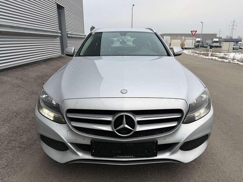 Gebraucht Mercedes C180 Avantgarde 116 PS (85 kW) 2015 Silber Kombi