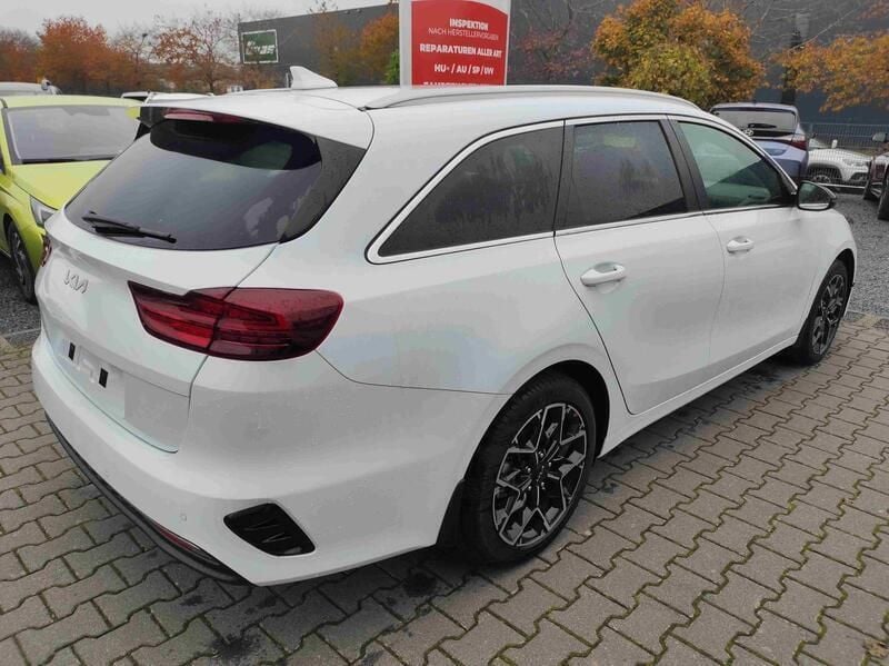 Neu Kia Ceed Sportswagon 140 PS (102 kW) 2025 Weiß Kombi