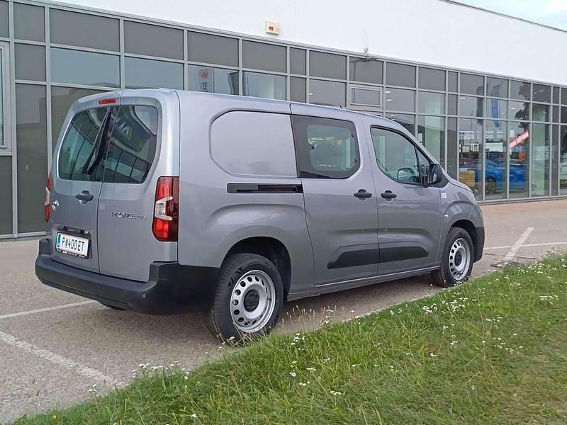 Gebraucht Toyota Proace City 131 PS (96 kW) 2025 Silber Van / Kleinbus
