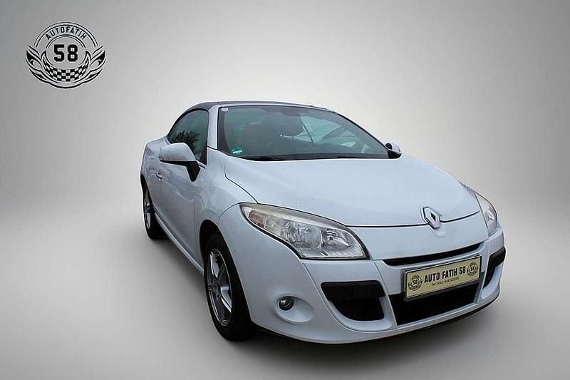 Weiß Gebraucht 2010 Renault Mégane Cabriolet Dynamique Cabrio | € 5.790 - Bild 1/4