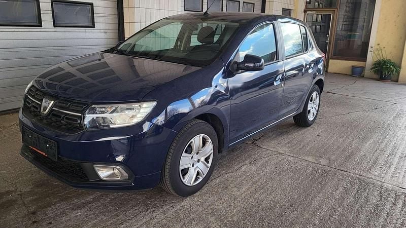 Blau Gebraucht 2020 Dacia Sandero Limousine | € 8.490 - Bild 1/4