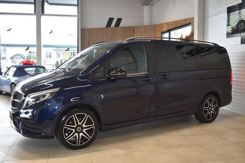 Gebraucht Mercedes V220 AMG 163 PS (119 kW) 2021 Blau Van / Kleinbus