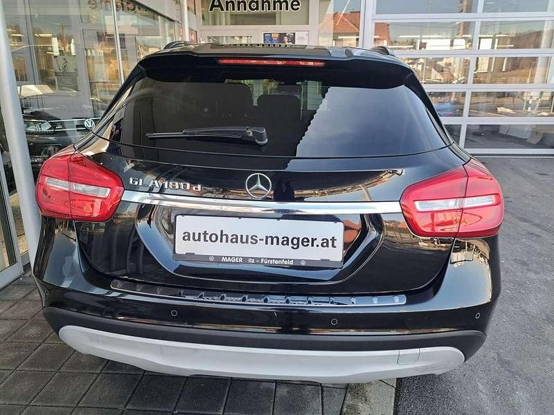 Gebraucht Mercedes GLA180 Edition 109 PS (80 kW) 2015 Schwarz SUV