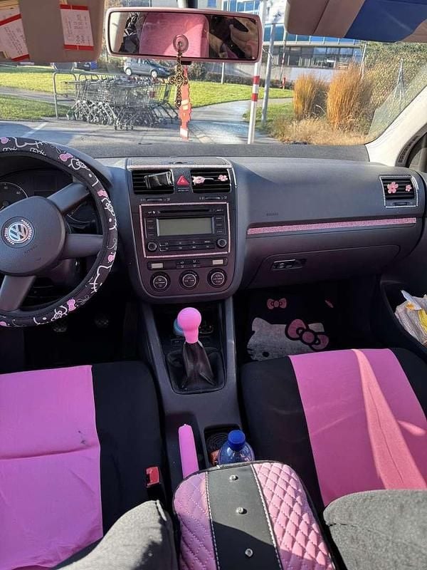 Schwarz Gebraucht 2004 VW Golf IV Comfortline Limousine | € 1.800 (Fairer Preis) - Bild 1/4